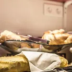 Ibis Hotel 3*