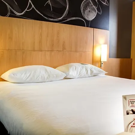 호텔 Ibis 3*