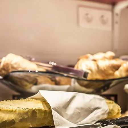 Ibis Hotel 3*