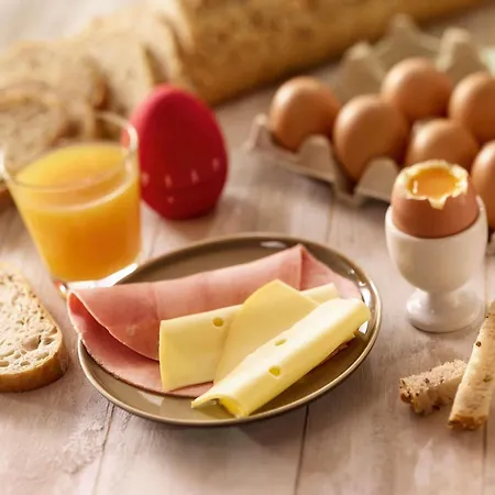 苏瓦松宜必思酒店 酒店 苏瓦松