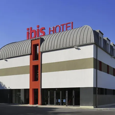 Ibis 3*