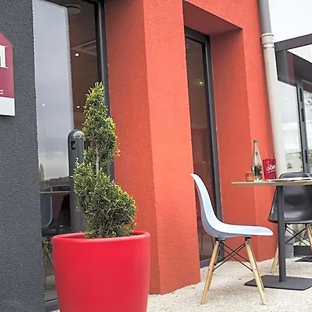 Ibis Hotel 3*