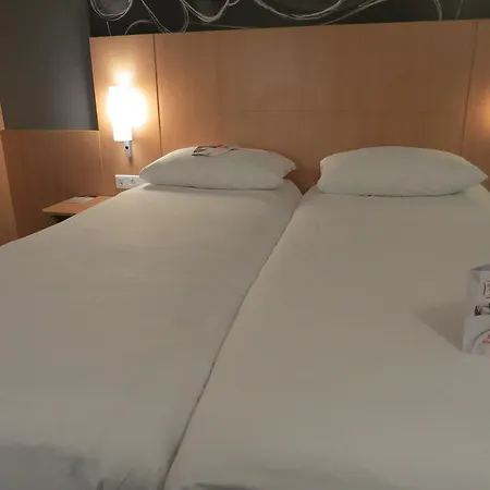 Ibis 3*